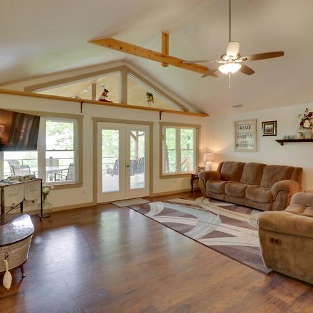 Spacious And Elegant Mountain View Cabin With Deck! Luaran gambar