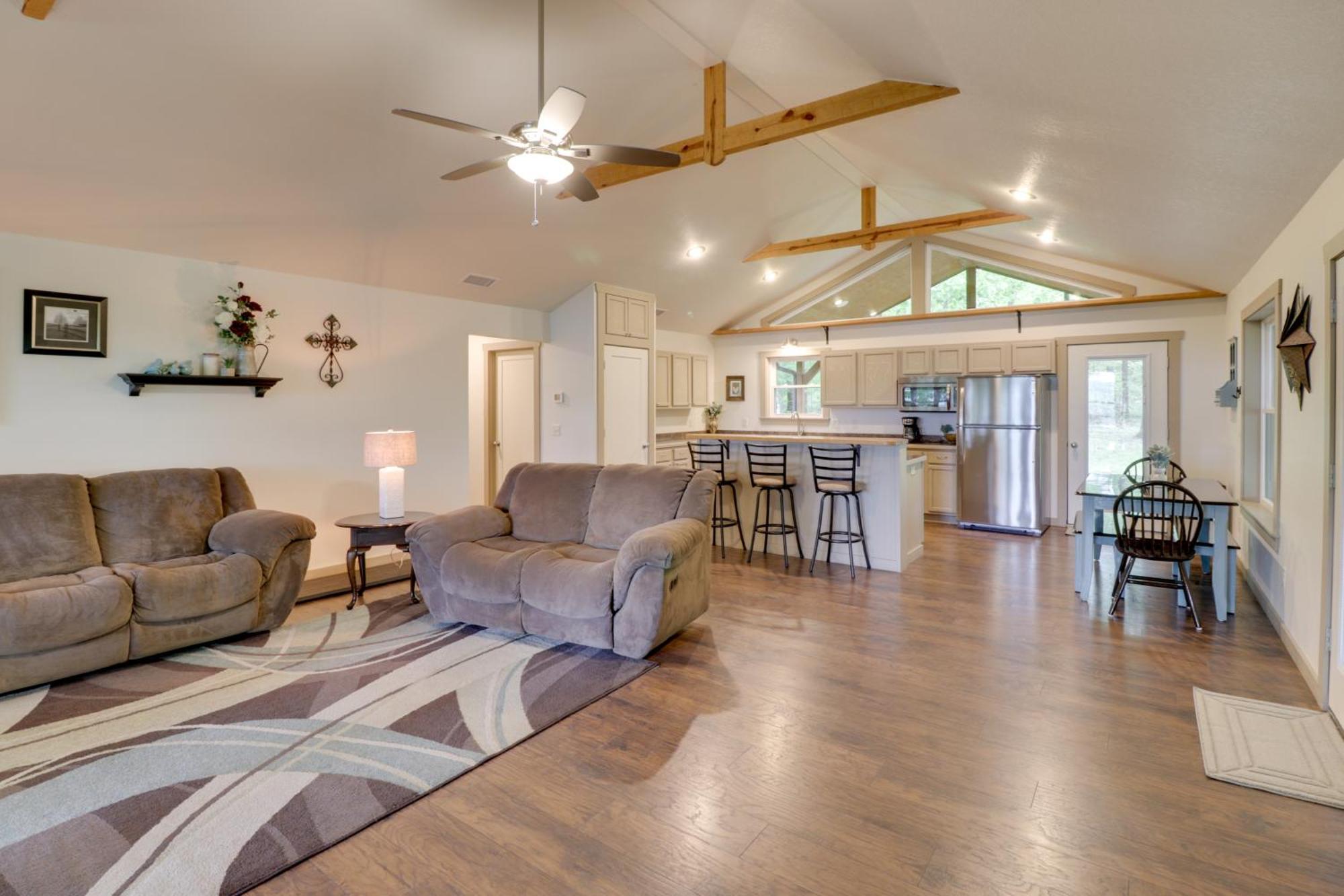 Spacious And Elegant Mountain View Cabin With Deck! Luaran gambar
