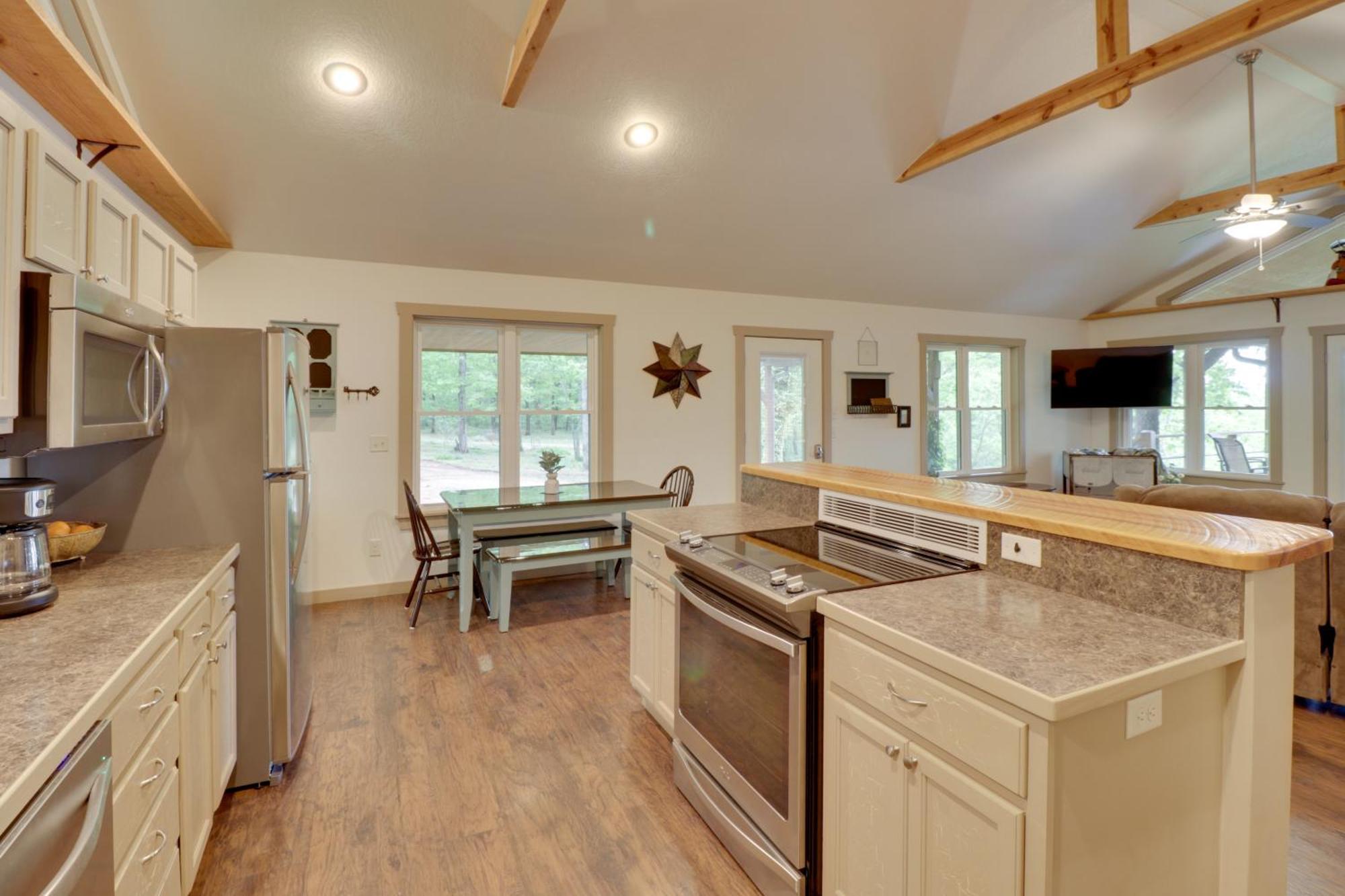 Spacious And Elegant Mountain View Cabin With Deck! Luaran gambar